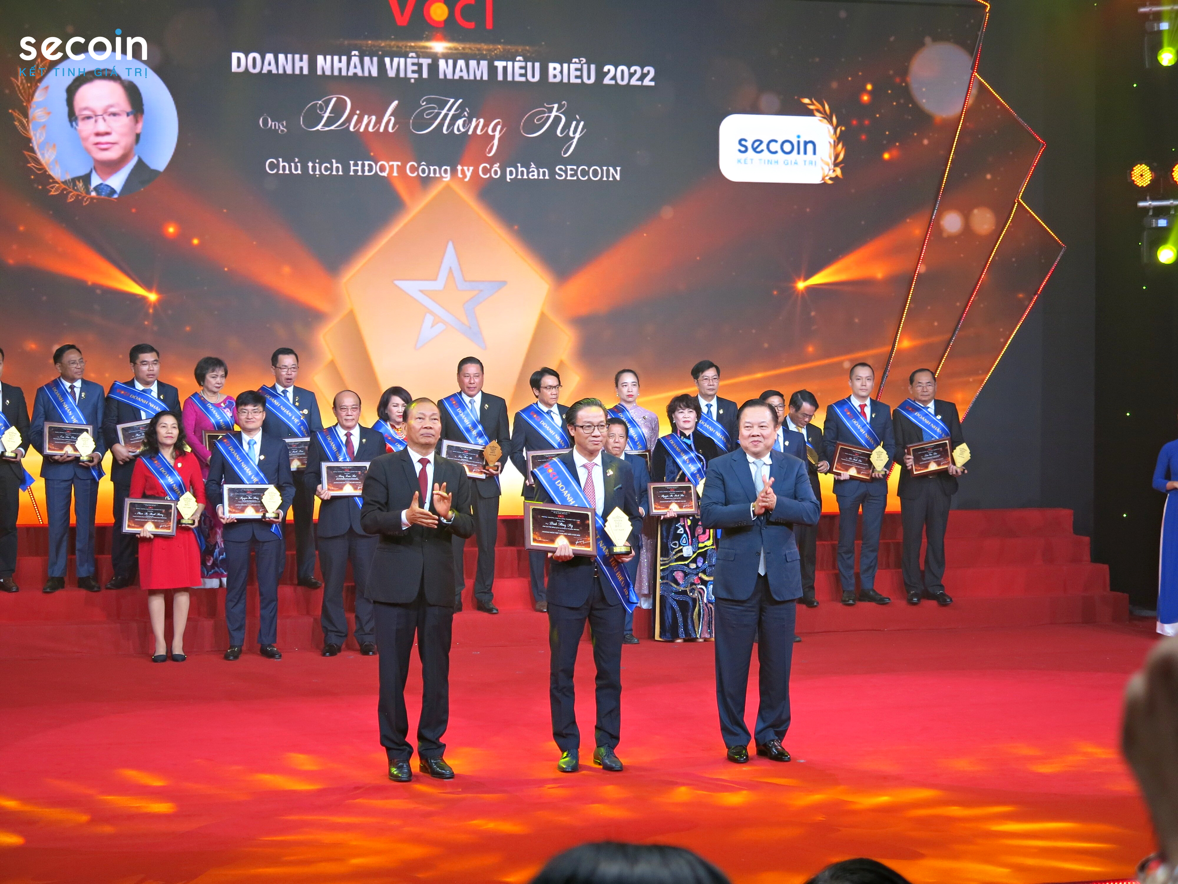 Ông Đinh Hồng Kỳ - Chủ tịch Secoin nhận danh hiệu “ Doanh nhân Việt Nam tiêu biểu” năm 2022
